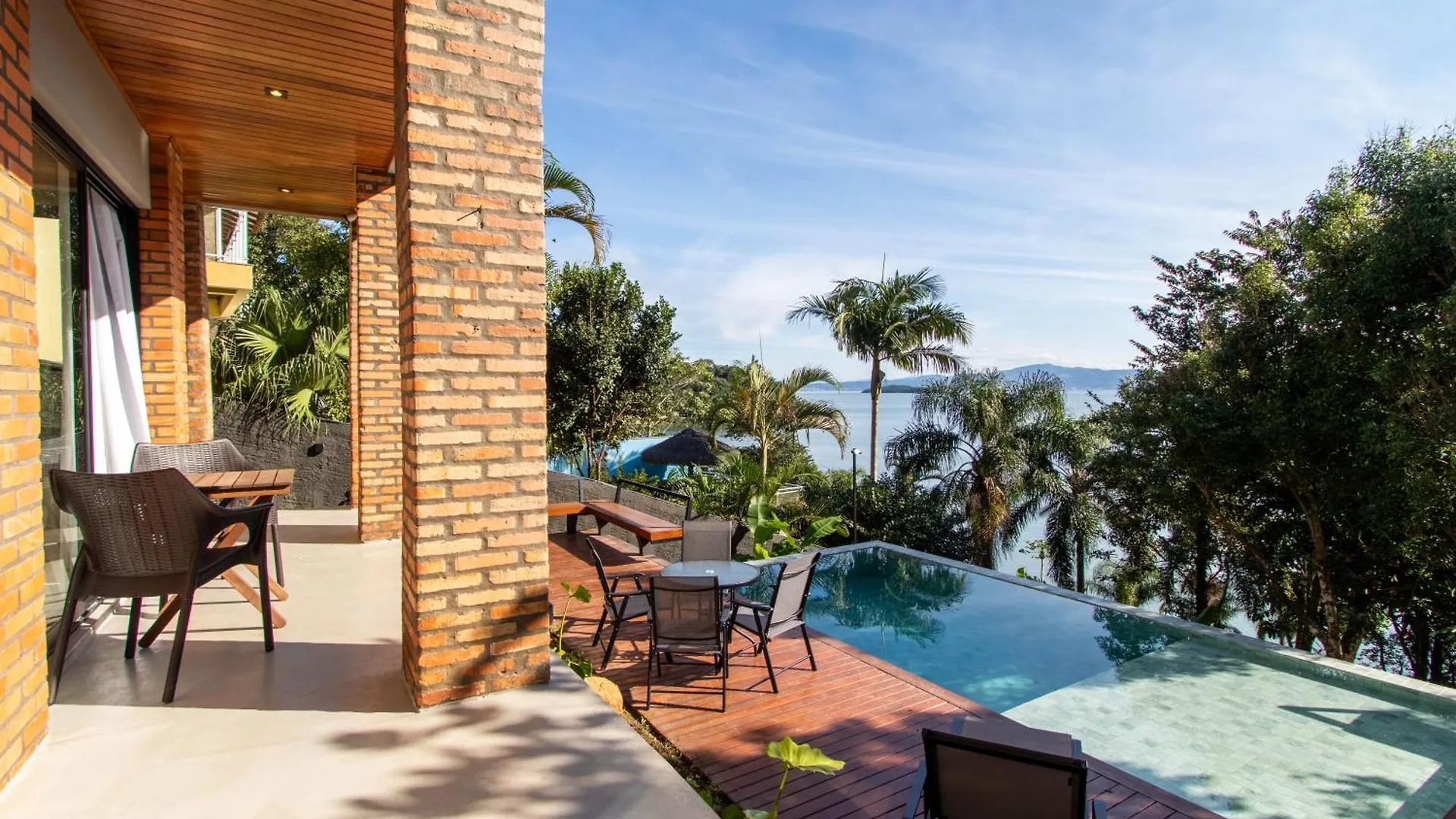Studio Com Banheira E Vista Para O Mar Ch2753 Florianopolis Brazil